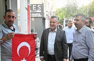 Yıldırım al bayraklarla donatıldı