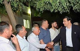 Yılmaz, Bağbaşı Mahallesi’nde vatandaşlarla...