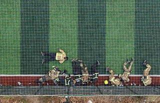 Yorulmayan alev savaşçıları halı sahada böyle...