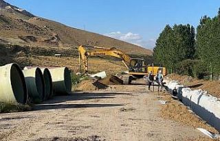 Yüksekova’nın tarımı için boru döşeme çalışmaları...