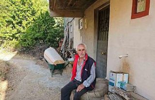 1.5 kilometrelik yolu kendi imkanları ile yaptı,...