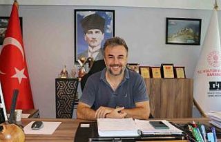 16 yaşında tanıştığı devlet tiyatrosuna müdür...