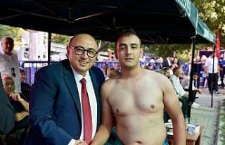 250’den fazla pehlivan katıldı: Yörüklerin güreşi...