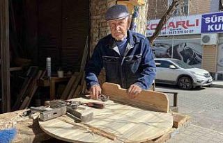 75 yaşındaki marangoz ustası Şentürk: "Eti...