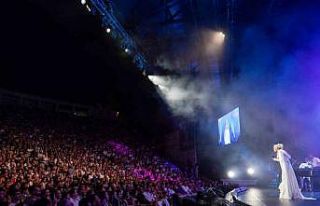 79 yaşındaki Süperstar Ajda Pekkan 3 saat kaldığı...