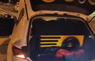 Abartı egzoz ve kurallara aykırı cihaz kullanan...