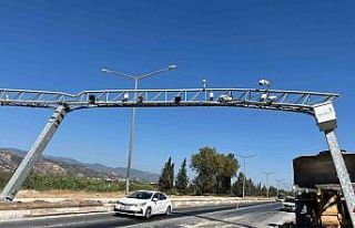 Açık unutulan damper, PTS direğine çarptı