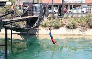 Adana’da termometreler 51 dereceyi gösterdi: Parklar...