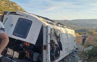 Adıyaman’da tarım işçilerini taşıyan minibüs...