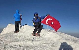 Ağrı Dağı zirvesine 3  Kütahyalı tırmandı