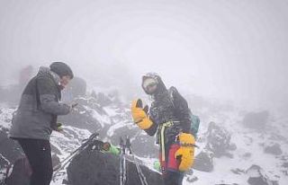 Ağrı Dağı’nda dondurucu soğukta başarılı...