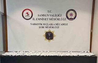 Ahırdaki arı kovanlarının arkasına gizlenen çuvallardan...