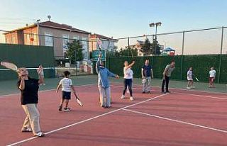 Aileler çocuklarıyla birlikte sporun keyfini çıkardı