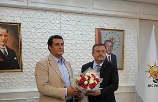 AK Parti’ye geçen Umut Yılmaz Gaziantep’te coşkuyla...