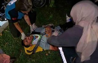 Aksaray’da kontrolden çıkan otomobil refüje çıktı:...