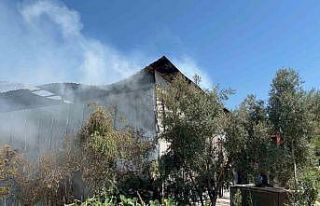 Alanya’da mobilya atölyesinde yangın