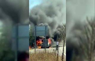 Alev topuna dönen araç kullanılamaz hale geldi