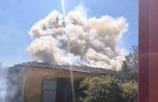 Alevlere teslim olan bina kullanılmaz hale geldi