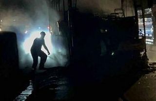 Alevlere teslim olan yolcu otobüsünde korku dolu...