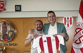 Ali Atasever, Antalyaspor Başkanı Rıza Perçin’i...