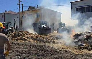 Alt katındaki samanların tutuştuğu evi yanmaktan...