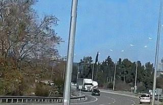 Ana yolda ters yönde ilerleyip drift atan sürücülere...