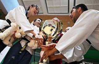 Anadolu Üniversitesi’nden Avrupa’da madalya yağmuru