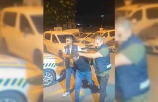 Ankara’da otomobilin içinde havai fişek ateşleyen...