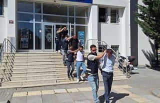 Ankara’da trafikte çıkan kavgada yaralanan gençten...