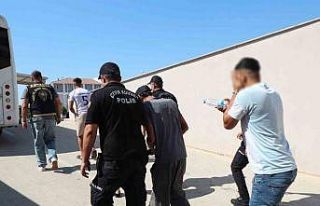 Antalya’da eş zamanlı düzenlenen operasyonda...