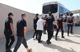 Antalya’da eş zamanlı operasyonda 171 aranan şahıs...