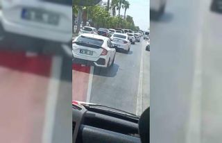 Antalya’da trafikte sıkışan ambulans hastayı...