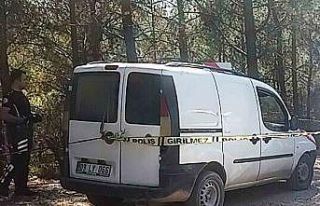 Araç içinde tüfekle vurulmuş halde bulundu