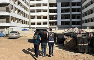 Aranan 2 şahıs Mersin’de yakalandı