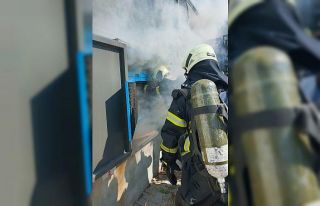 Arızalanan jeneratördeı çıkan duman itfaiyeyi...