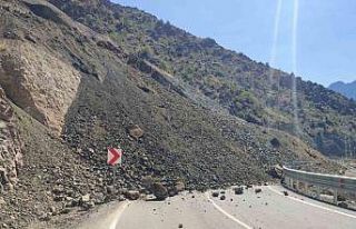 Artvin’in Yusufeli ilçesinde heyelan