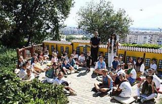 Atölyelerinde eğitim alan öğrenciler yeteneklerini...