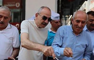 Aydemir’den vatandaşlara aşure ikramı