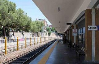Aydın’da tren seferleri iptal oldu, vatandaşlar...