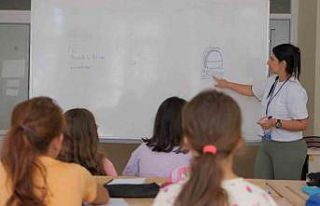 Aydınlı çocuklar yazı İngilizce öğrenerek geçiriyor