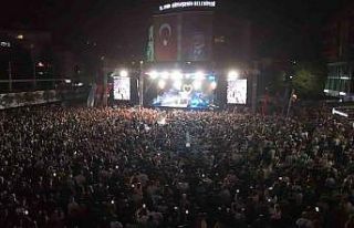 Aydınlılar Zafer Bayramı’nı ünlü sanatçıyla...