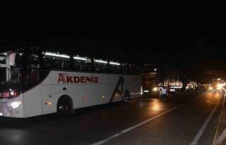 Ayvalık’ta kırmızı ışıkta zincirleme trafik...