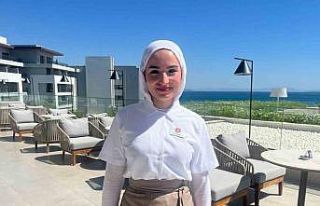 Babası sınav çıkışı çiçekle karşılamıştı,...