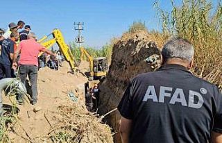 Babasına yardıma gelen oğul, göçük altında...