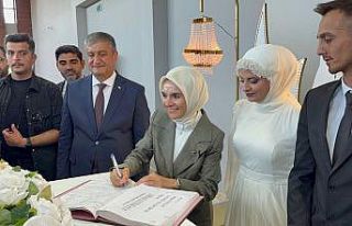 Bakan Göktaş, Karabük’te gençlerin nikah şahidi...