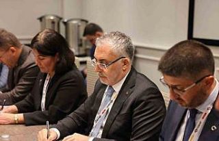 Bakan Işıkhan, Singapur İşgücü Bakanı Leng...