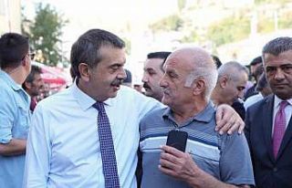 Bakan Tekin memleketi Uzundere’de