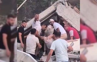 Balıkesir’de 6.2’lik deprem: Bir kişi enkazdan...