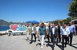 Başkan Aras Marmaris’te vatandaşlarla bir araya...