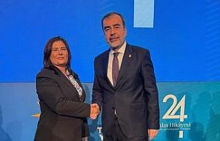 Başkan Erdem: "AK Parti’nin kurumsal kimliğiyle...